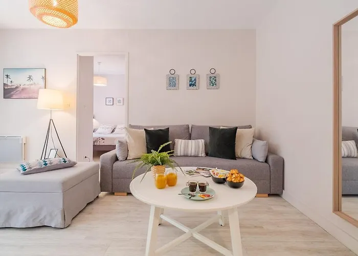 Les Capitouls - Avec Entree Autonome, Jardin, Parking Prive & Sa Piscine ! -